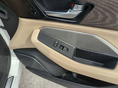 Used 2023 Acura MDX Advance image 37