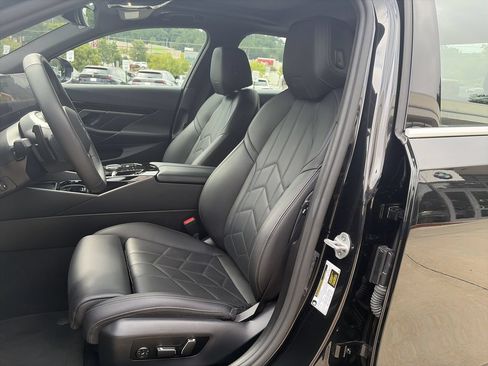 Used 2025 BMW 530i RWD image 14