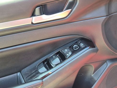 Certified 2024 Nissan Altima 2.5 SR FWD image 12