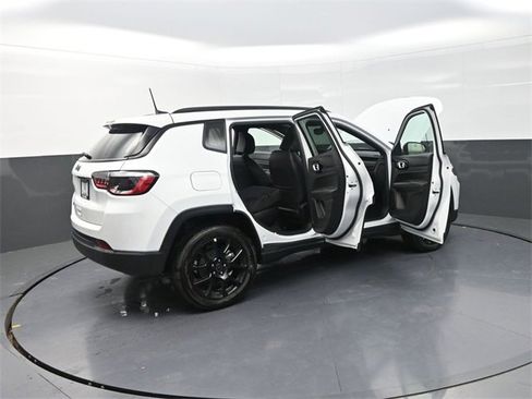 New 2026 Jeep Compass Latitude image 31