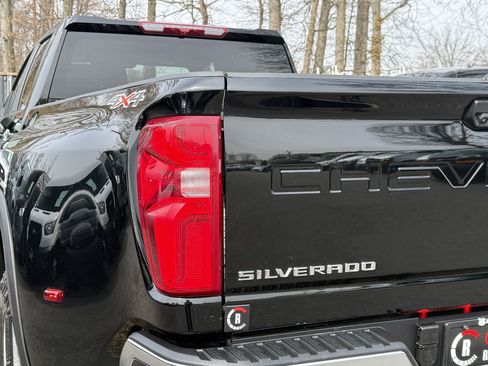 Used 2025 Chevrolet Silverado 3500 LT w/ Safety Package AWD/4WD image 45