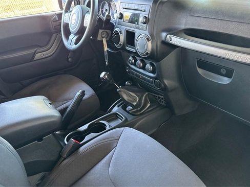 Used 2017 Jeep Wrangler Unlimited Sport image 16