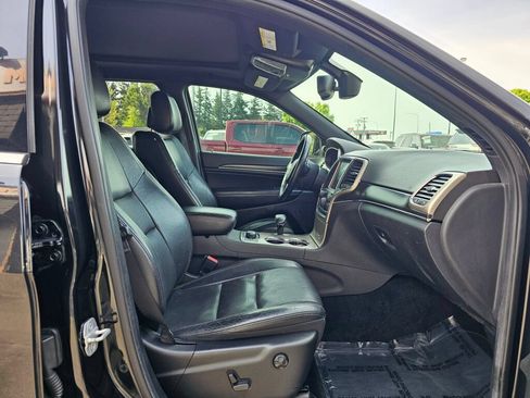 Used 2014 Jeep Grand Cherokee Limited w/ Luxury Group II AWD/4WD image 10