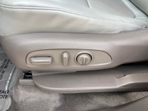 Used 2018 Chevrolet Traverse LT image 13