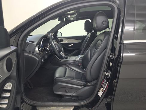 Used 2022 Mercedes-Benz GLC 300 4MATIC image 10