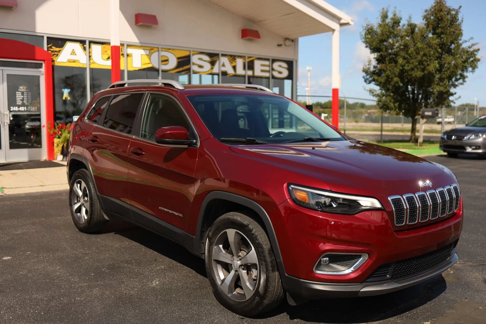 Used 2020 Jeep Cherokee Limited AWD/4WD image 3