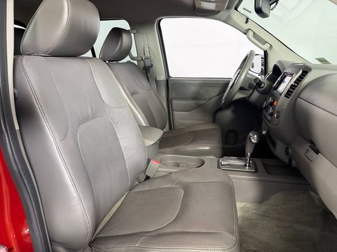 Used 2016 Nissan Frontier SL RWD image 31