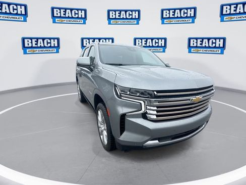 Used 2024 Chevrolet Tahoe High Country AWD/4WD image 3