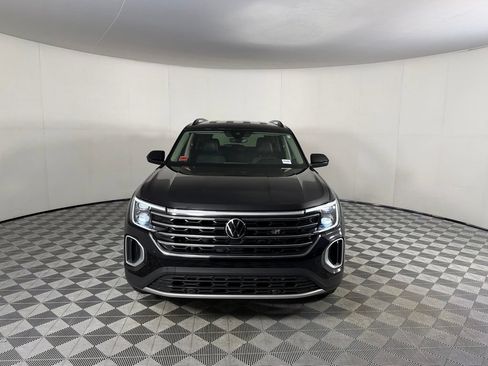 Used 2026 Volkswagen Atlas SE AWD/4WD image 3