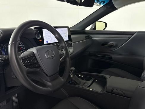 Used 2025 Lexus ES 350 w/ Premium Package FWD image 4