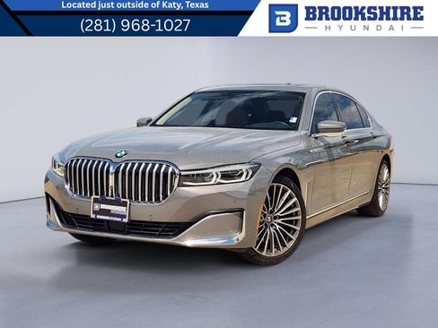 Used 2022 BMW 740i w/ Premium Package RWD image 1
