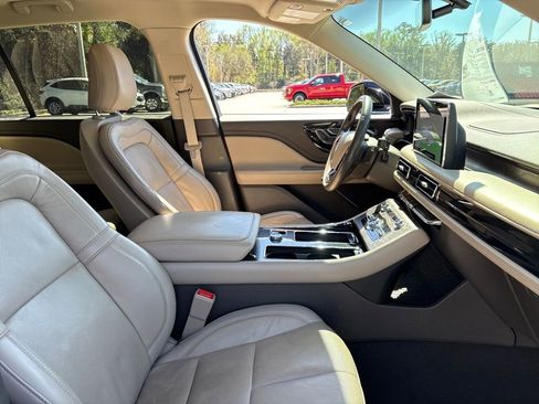 Used 2022 Lincoln Aviator Reserve w/ Elements Package Plus image 30