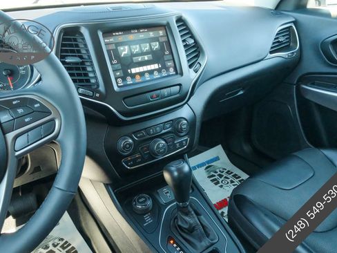 Used 2022 Jeep Grand Cherokee Laredo X AWD/4WD image 18