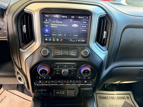 Used 2022 Chevrolet Silverado 3500 LTZ w/ LTZ Convenience Package image 13