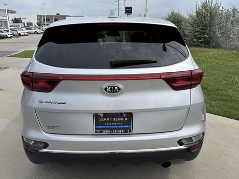 Used 2020 Kia Sportage LX FWD image 4