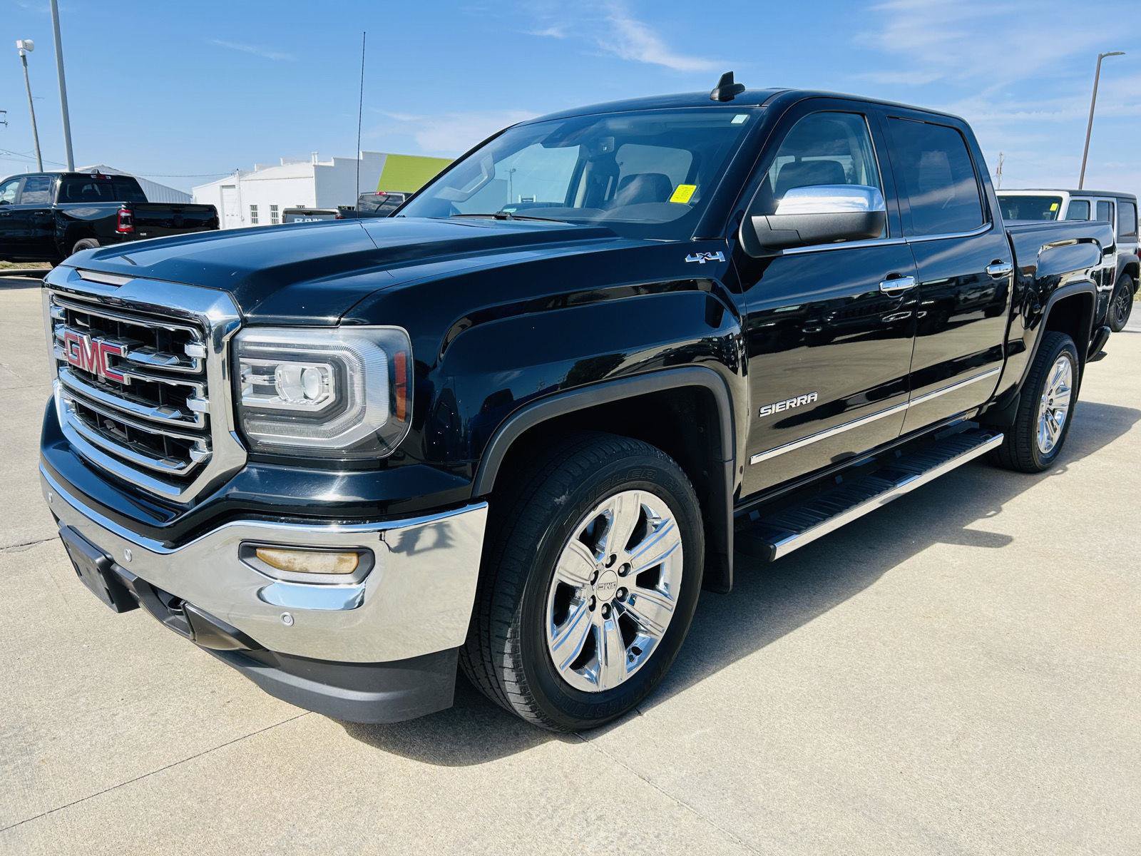 Used 2017 GMC Sierra 1500 SLT AWD/4WD image 31