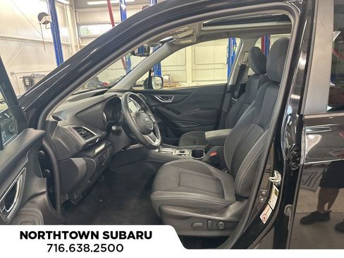 Used 2020 Subaru Forester Premium AWD/4WD image 17