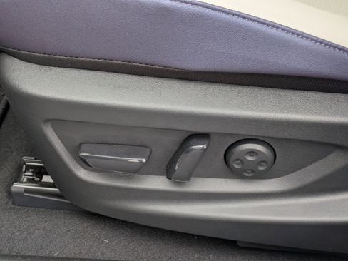 New 2026 Nissan Leaf Platinum+ image 23