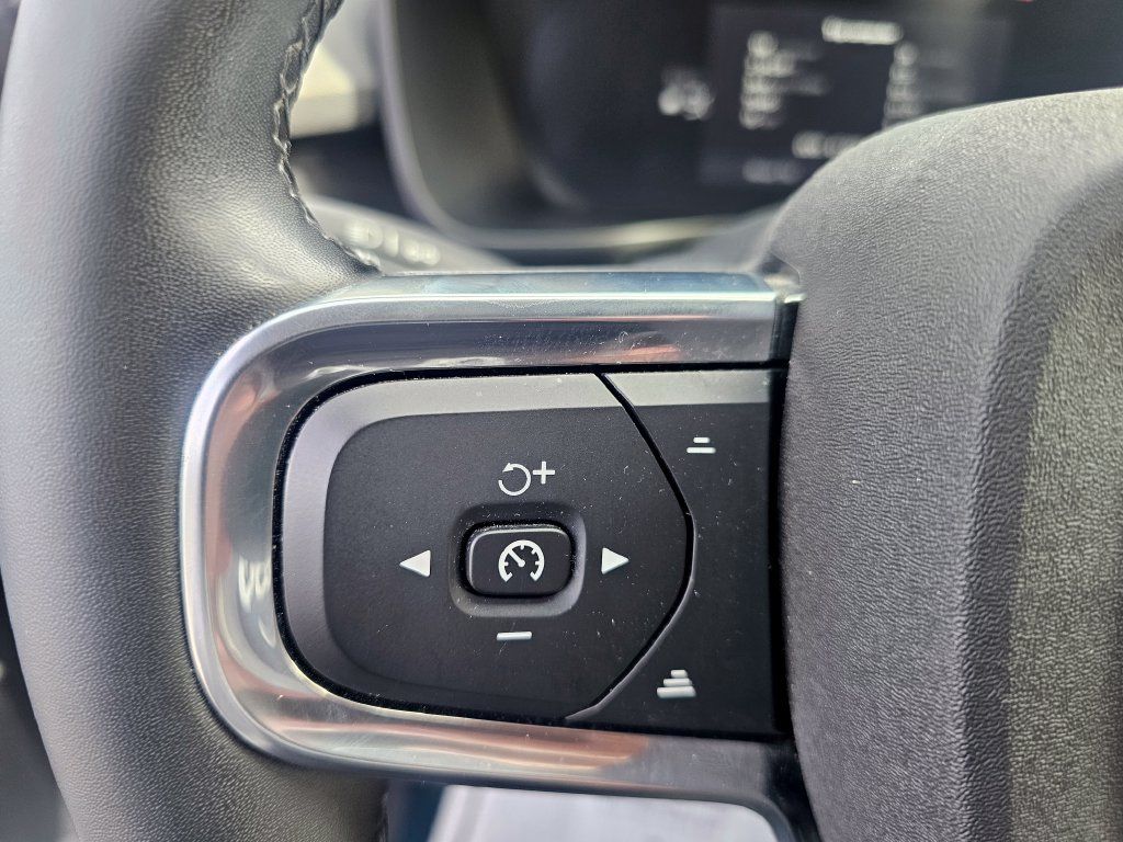 Certified 2023 Volvo XC40 Recharge Ultimate AWD/4WD image 22