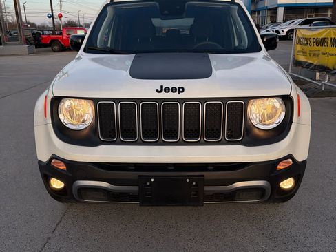 Used 2023 Jeep Renegade Latitude image 3