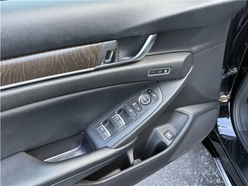 Used 2018 Honda Accord EX-L image 17