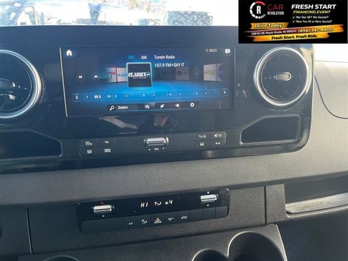 Used 2024 Mercedes-Benz Sprinter 2500 image 18