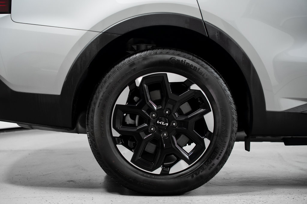 Used 2025 Kia Sorento S FWD image 6