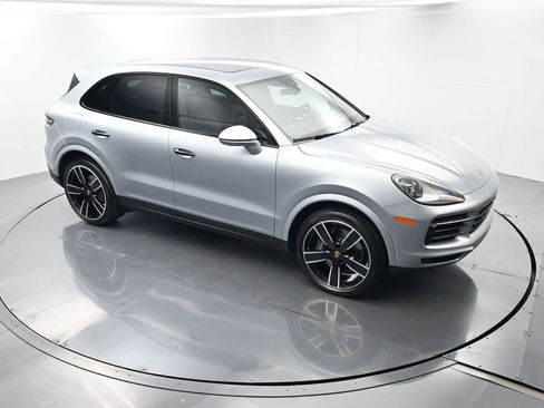 Certified 2023 Porsche Cayenne AWD/4WD image 41
