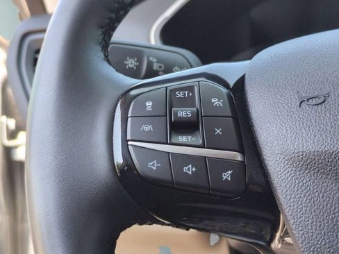 Used 2022 Ford Escape SEL w/ Technology Package AWD/4WD image 18