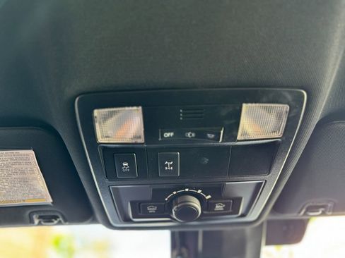 Used 2018 Toyota Tacoma TRD Off-Road image 38