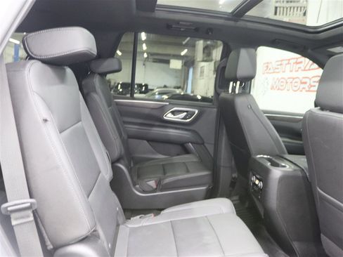 Used 2022 Chevrolet Tahoe Z71 w/ Luxury Package AWD/4WD image 24