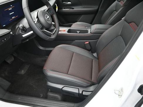 New 2026 Nissan Kicks SR w/ SR Premium Package image 32