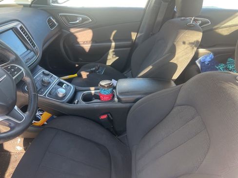 Used 2015 Chrysler 200 Limited w/ Convenience Group image 9