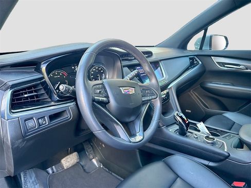 Used 2023 Cadillac XT6 Luxury image 9
