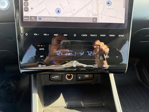 Used 2022 Hyundai Tucson Limited image 21