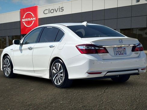 Used 2017 Honda Accord Touring image 7