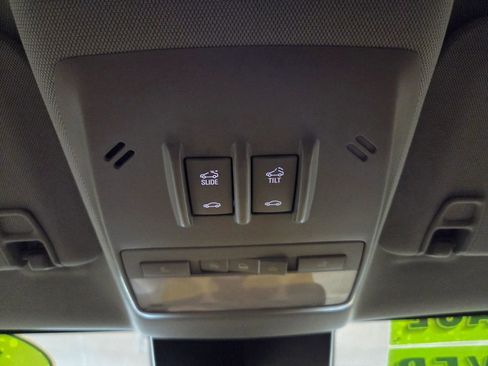 Used 2018 Chevrolet Trax LT w/ Sun & Sound Package image 36