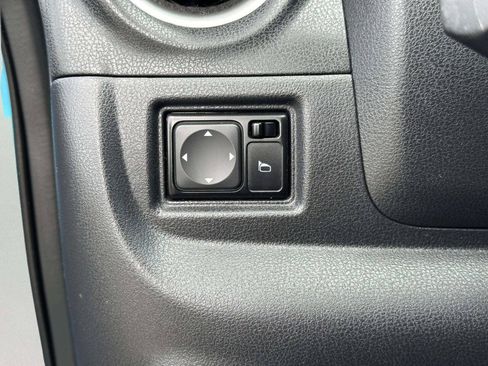 Used 2014 Nissan Versa Note SV FWD image 25