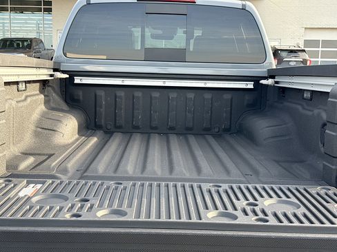 Used 2025 Nissan Frontier PRO-4X w/ Pro Premium Package image 7