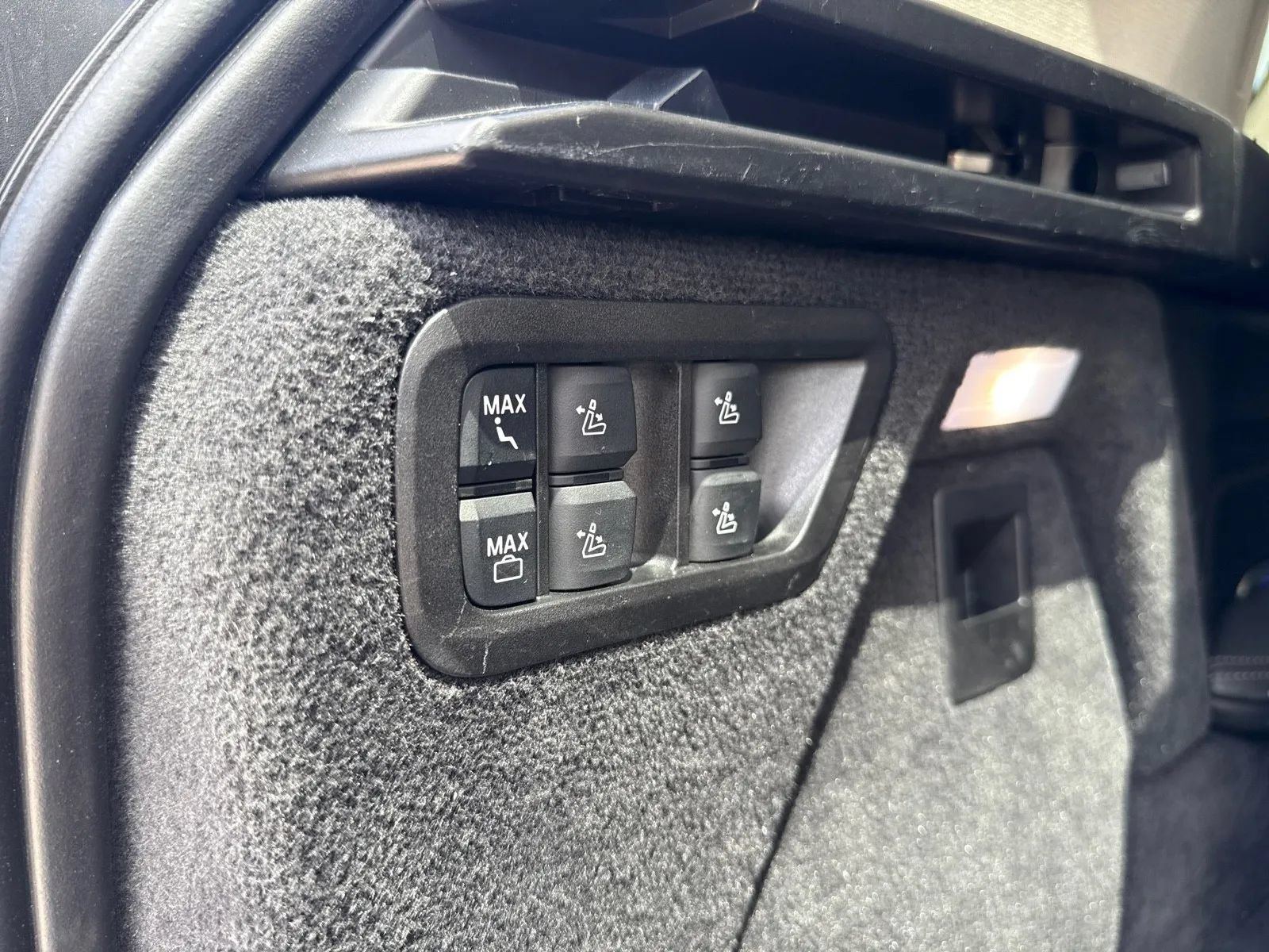 Used 2025 BMW X7 xDrive40i AWD/4WD image 19