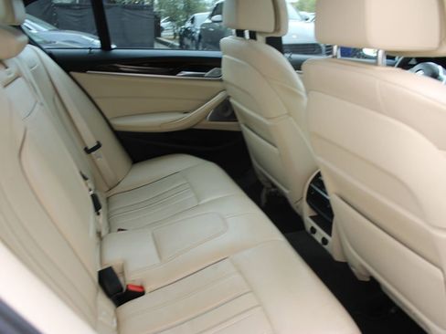 Used 2018 BMW M550i xDrive image 19