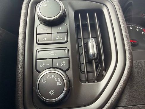 Used 2023 Chevrolet Silverado 1500 Custom AWD/4WD image 29