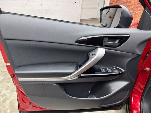 Used 2024 Mitsubishi Eclipse Cross LE image 10