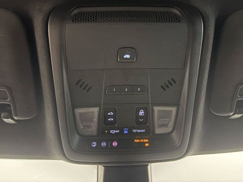 Used 2017 Cadillac XT5 Platinum AWD/4WD image 29