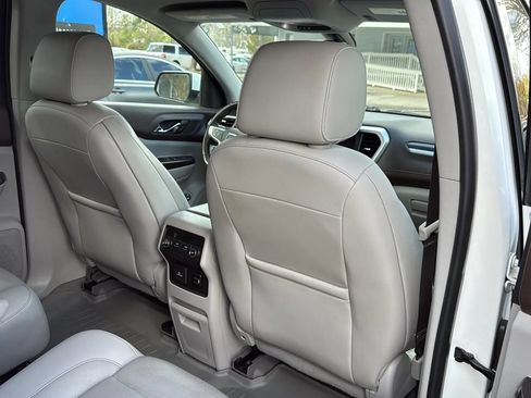 Used 2018 GMC Acadia SLT AWD/4WD image 22