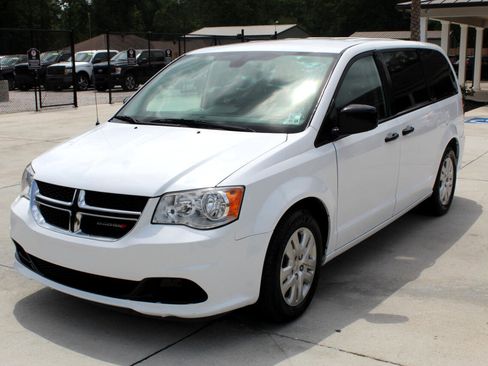 Used 2020 Dodge Grand Caravan SE image 19