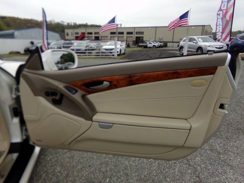 Used 2009 Mercedes-Benz SL 550 image 45