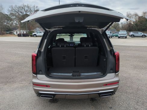 Certified 2023 Cadillac XT6 Premium Luxury image 27