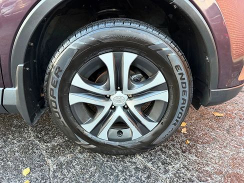 Used 2018 Toyota RAV4 LE image 21