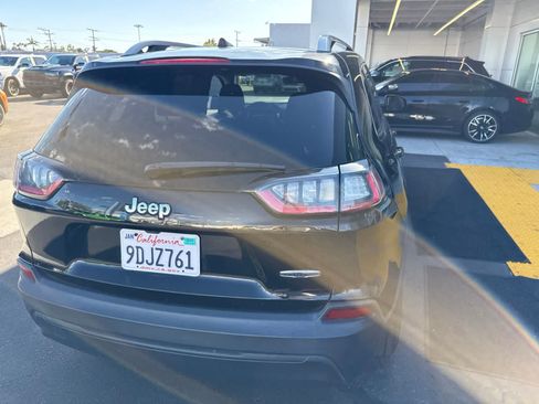 Used 2019 Jeep Cherokee Latitude w/ Popular Appearance Group FWD image 14
